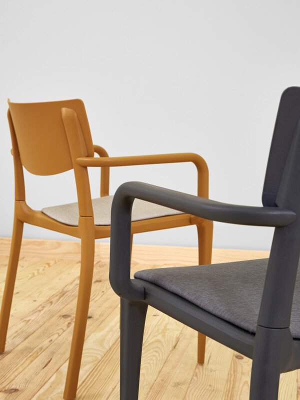 Ugostiteljska stolica Town Armchair Pad - Slika 31